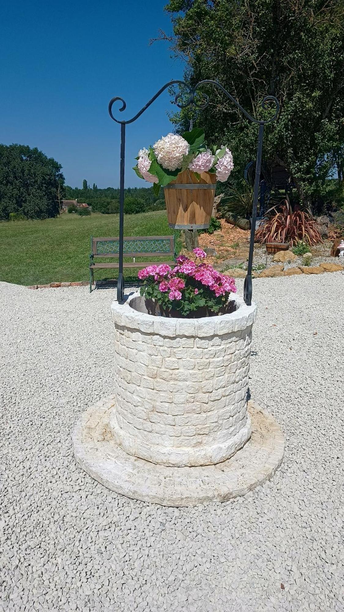 La Petite Maison Dans La Prairie Ecommoy Εξωτερικό φωτογραφία
