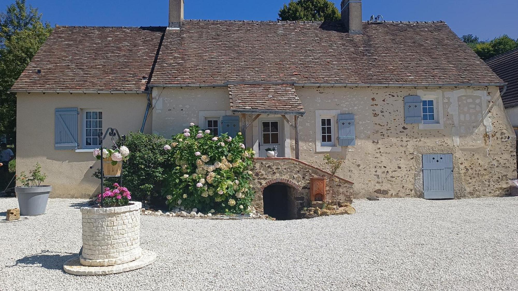 La Petite Maison Dans La Prairie Ecommoy Εξωτερικό φωτογραφία